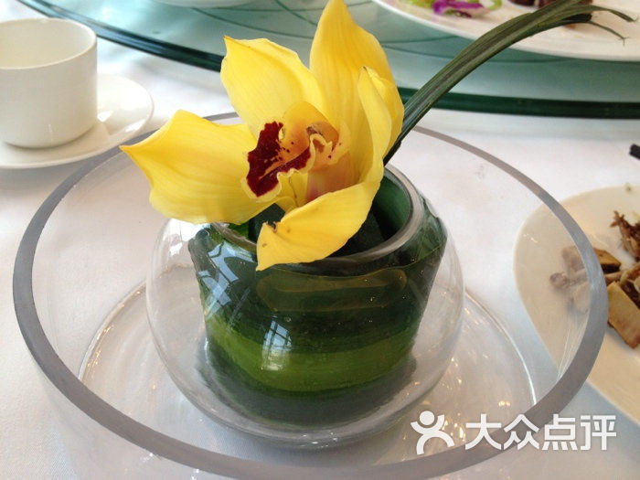 婚宴整桌海鲜菜品照片_婚宴大厅的装修效果图_海逸海鲜婚宴(4)
