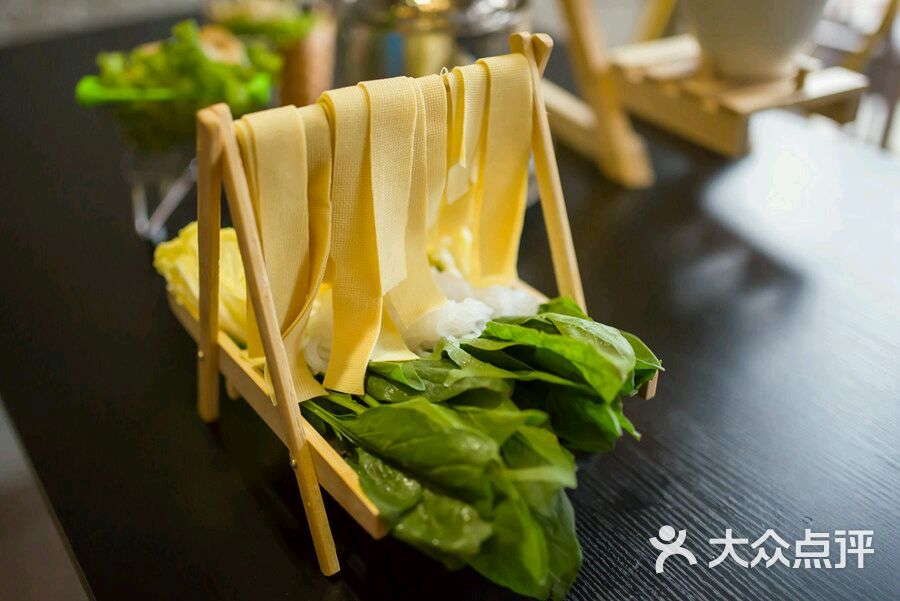 嗨捞食堂小龙虾烧烤大排档鲜豆皮等蔬菜拼盘图片 - 第787张