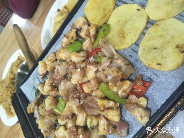 于前埔凤翔城市烤肉职业门口的小学一条街.-蒋附近路南宁美食古楼学院图片