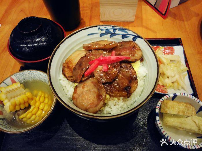 日式叉烧肉定食套餐