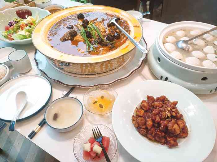 热河食府(中山路店)-"随便点了几个菜.一直想过来尝尝.环境不错.