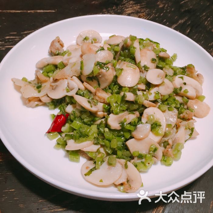雪菜肉片烧蘑菇