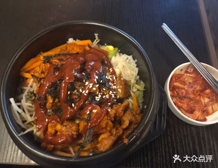 泡菜五花肉石锅拌饭