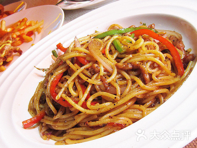 哈雷1903餐吧,黑椒牛肉炒意面
