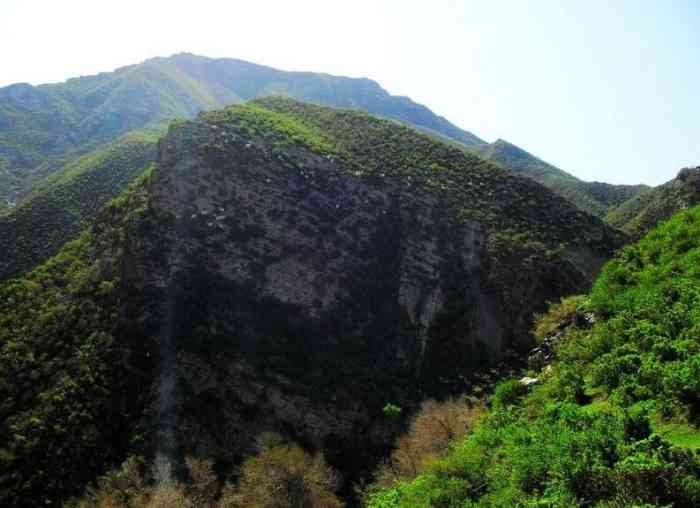 石人沟石碟谷风情园-"水墨天山国家登山健身步道,山里