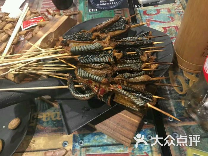 4 (非常好)服务4 (非常好)                          蛇肉头一次吃