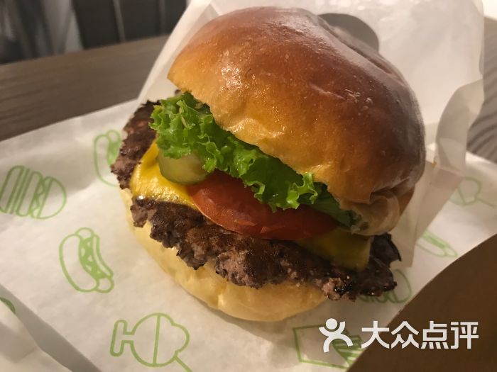 shine shark傲堡村(汉街店)经典牛肉汉堡图片 - 第3张