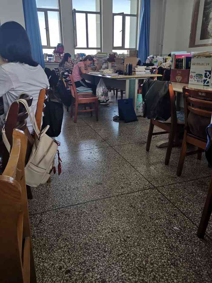新疆财经大学-"财大大食堂&第四食堂西红柿鸡蛋面很.
