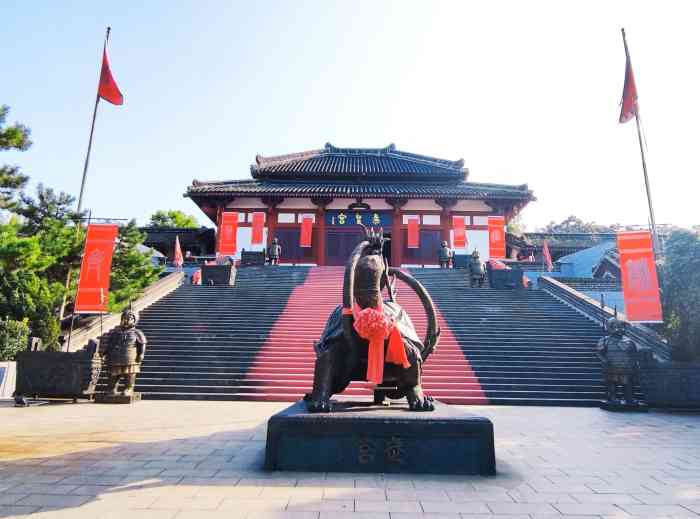 北戴河历史文化博物馆和秦皇宫是一个景区现在是半价门票30元钱里边有