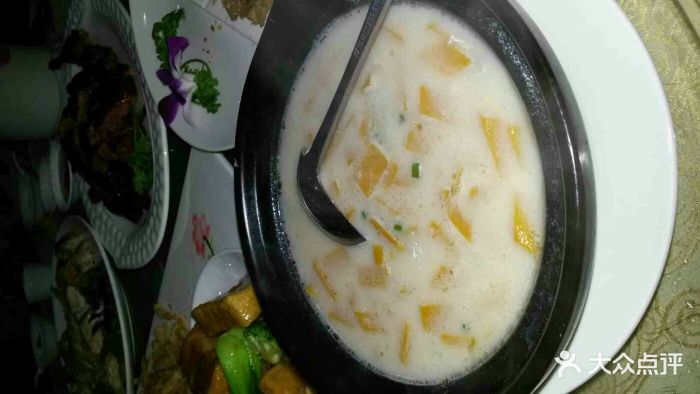 天水市麦积区仿古街美德信官方网站食飘香 游客“嗨吃”停不了