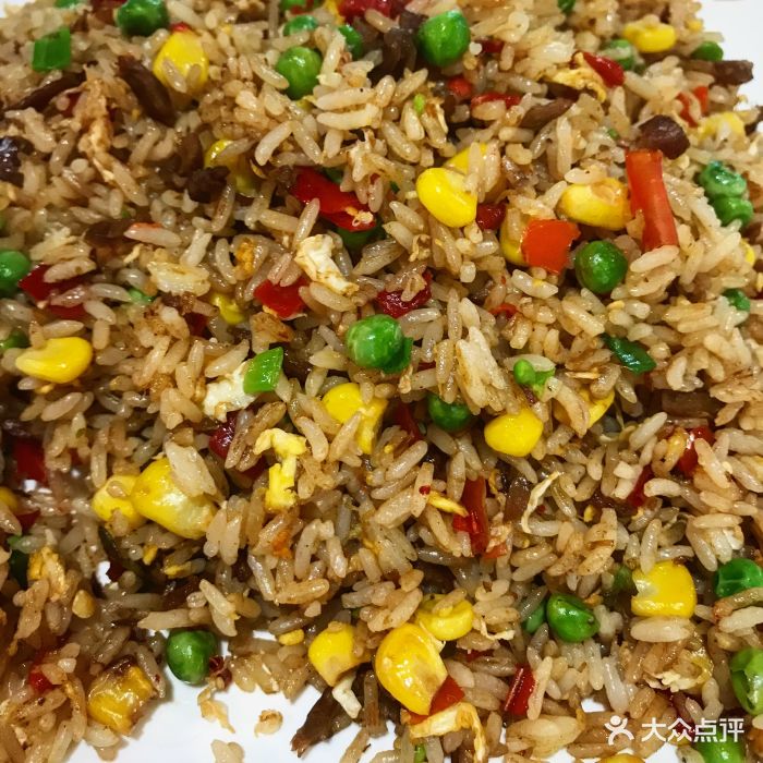 老五烧烤(鲁磨路二店)剁椒牛肉炒饭图片