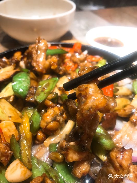 春霞东北菜饺子馆(东升店)铁板田鸡图片
