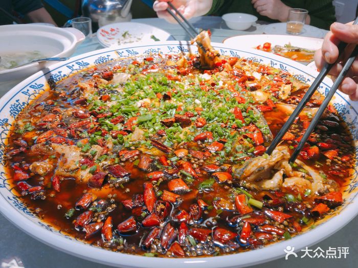 公司团建,周末在这边摘葡萄,午餐定的这里.-新