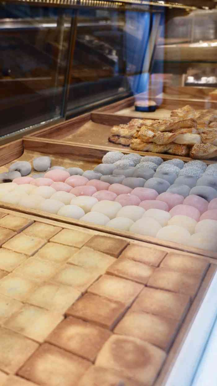 三宝村糕点(广北店)-"三宝村在景德镇好几家分店,最近
