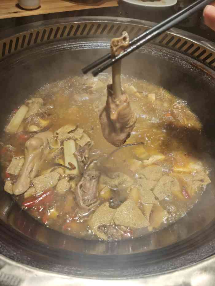 鹅娘地锅(沙口路店"鹅肉,不仅脂肪含量低,还含有各种氨基酸.
