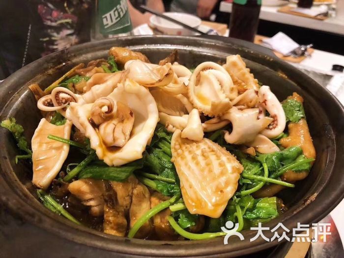 叹佬鸡煲:鸡好吃,两个人一煲刚刚好~汽水南宁美食