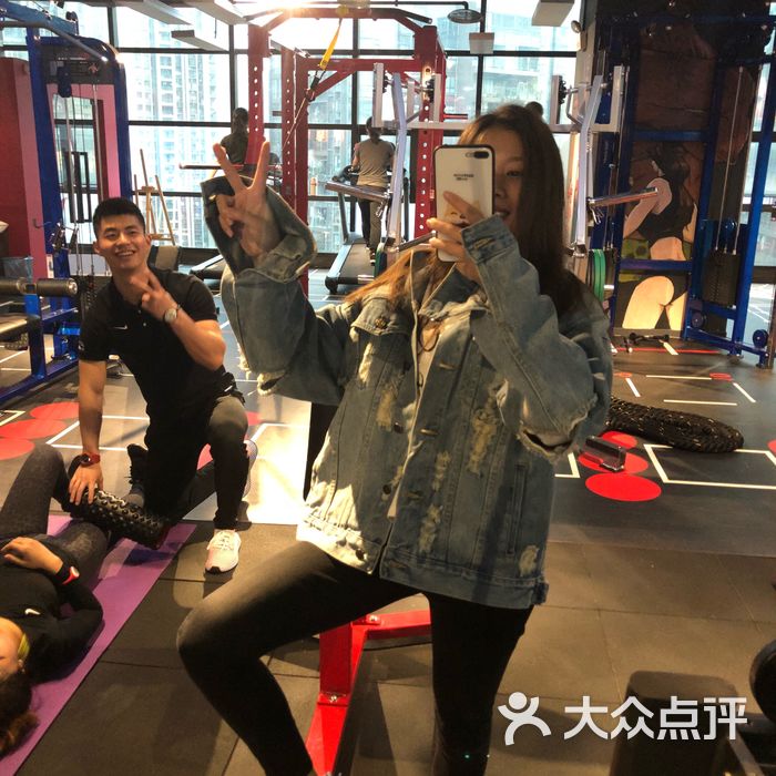肌肉兄弟身体管理健身工作室