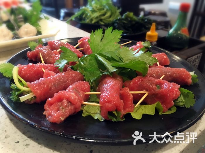 老街坊佩姐火锅(龙湖.金楠天街店)香菜牛肉图片 第1张