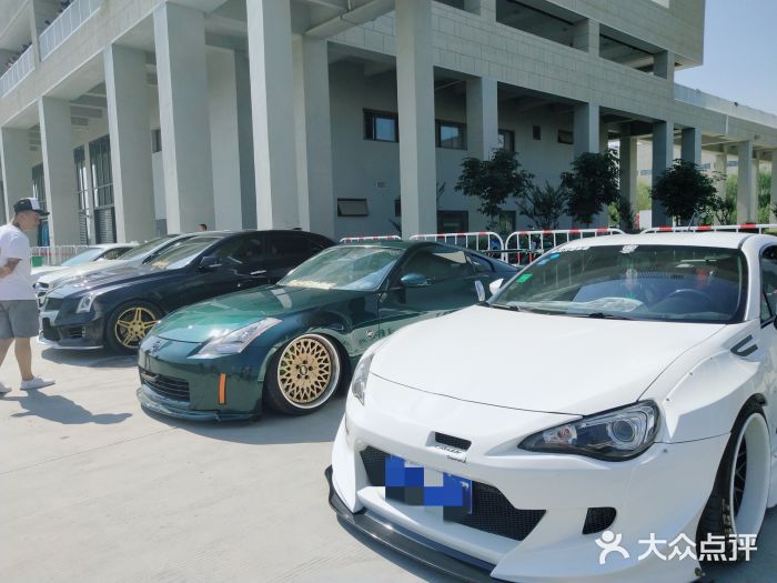西安汽车职业大学图片