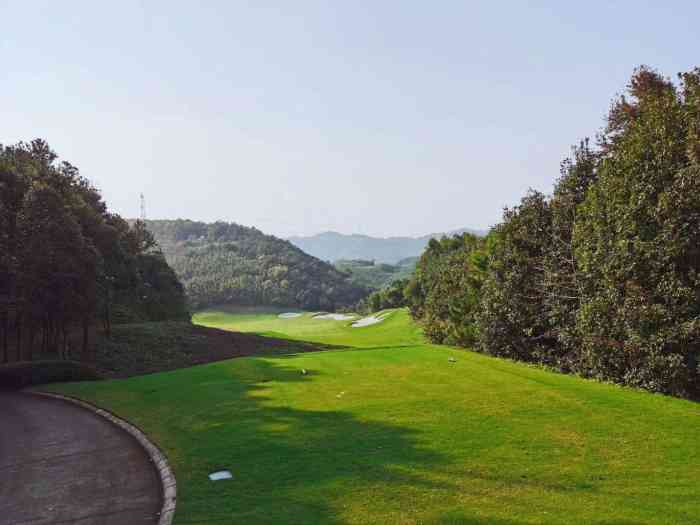 龙山湖高尔夫球会-"德清龙山湖,绿水青山,景色宜人,.