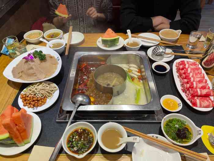 巴滏重庆火锅(庆丰店)-"939393查了查是评价很高的火锅 .