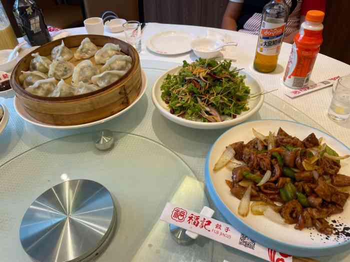 福记饺子(铁西直营店〔位置〕位于沈辽路卫工街,门口有停车位.