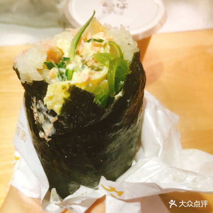 手心的你-海草鱼籽饭团-菜-海草鱼籽饭团图片-深圳美食-大众点评网