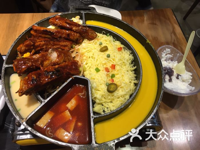 火炉火芝士排骨(新中关购物中心店)火炉火年糕火锅&芝士肋排(新中关店
