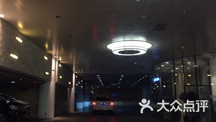 久光百货停车场图片 - 第1张
