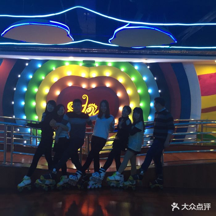爱秀轮滑俱乐部(爱秀溜冰场)图片