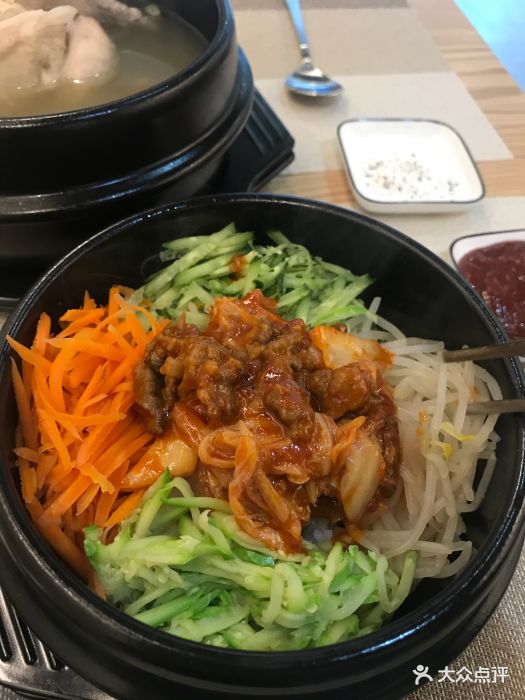 泡菜五花肉石锅拌饭