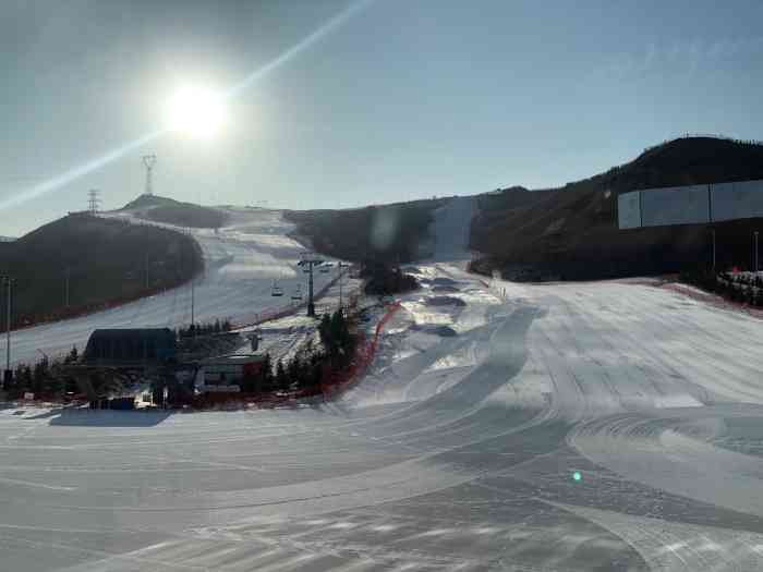 龙山国际滑雪场-"「龙山国际滑雪场」一直想去滑雪,在