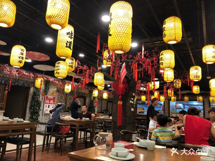 老浦江大牌档就在五一广场附近,原本担心没.长沙美食节图片