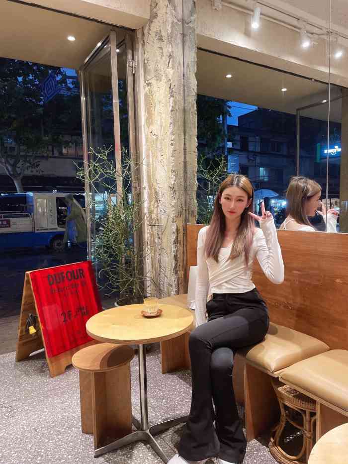 dufour cafe & bar-"白天咖啡夜间酒吧的业态,只喝过酒(酒鬼发.