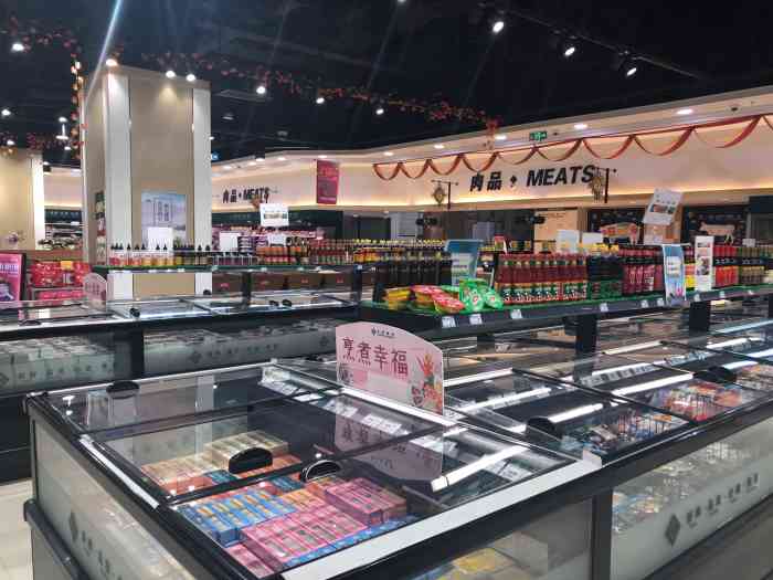 bhg高级超市(五彩世界店"这家超市在五彩世界的负一楼,扬州只开了这