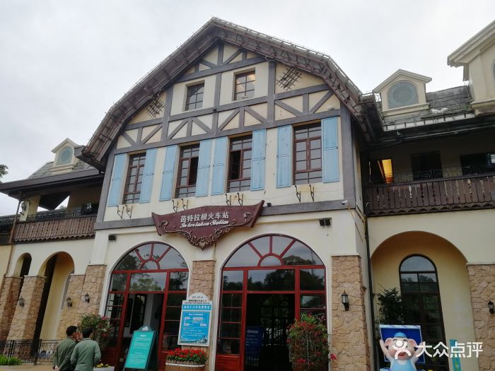 东部华侨城在盐田区,没有地铁直达,可以坐.-东