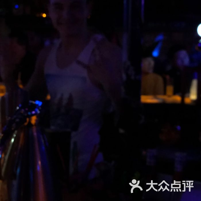 艾丽丝酒吧