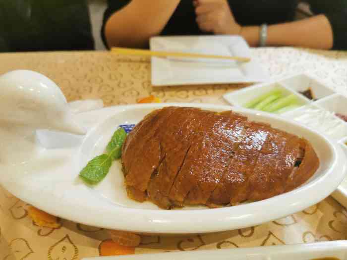 大鸭梨烤鸭店(西三旗店"家常菜,环境不错,味道也不错比较适合家庭.