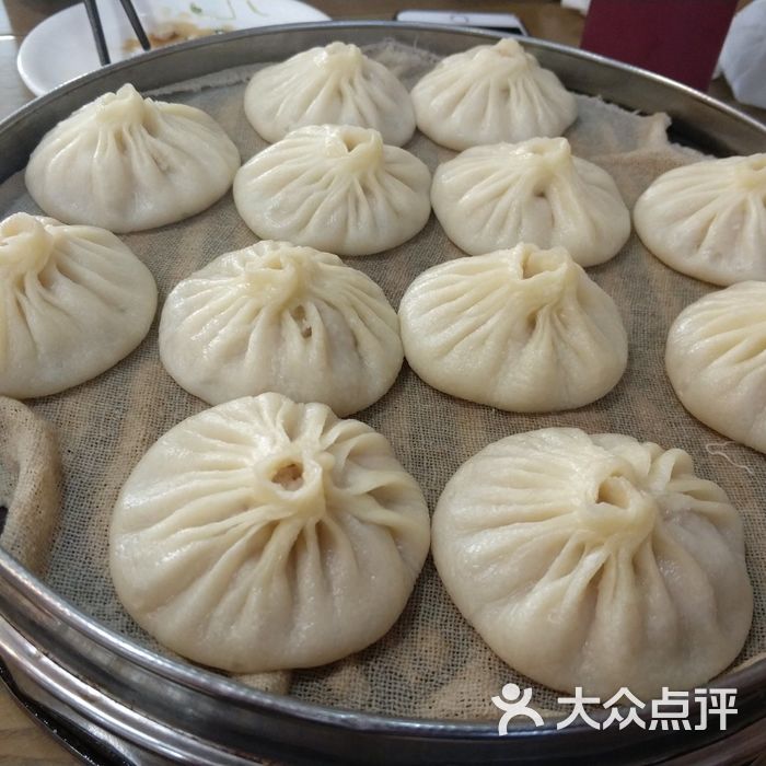 开封灌汤小笼包子