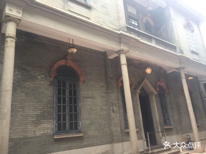 简氏别墅是广东佛山著名华侨商人简照南兴建