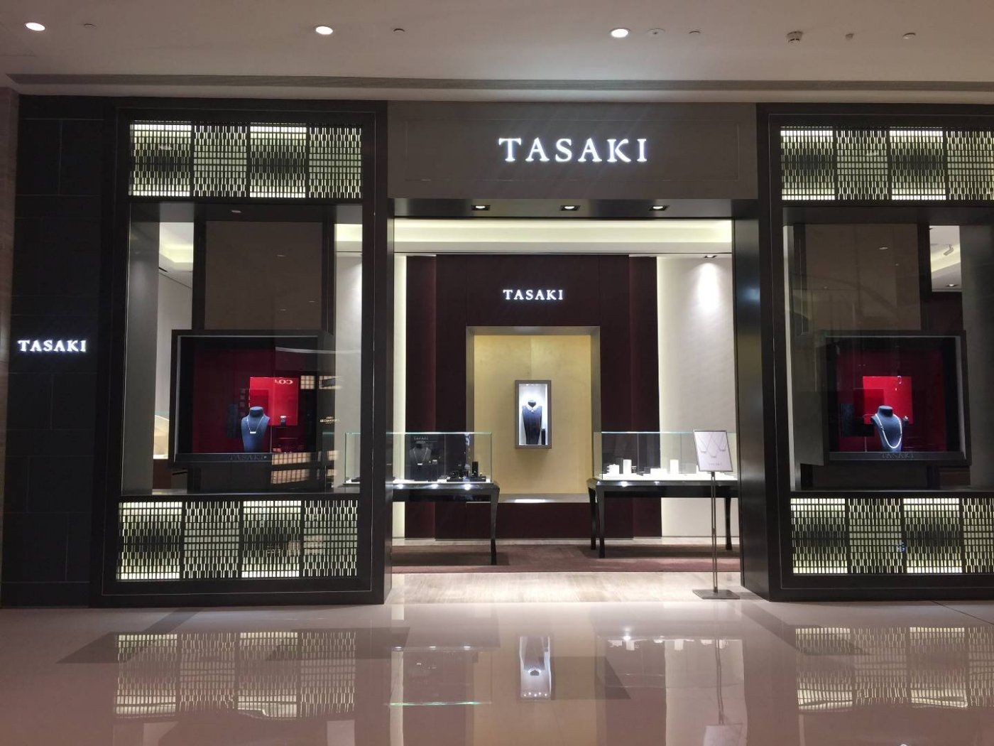 分店相关评论 变态蛙猪: 作为tasaki和mikimoto的脑残粉,虽然没在重庆