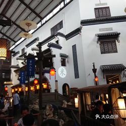 苏州江南大院人均消费_苏州码头烟雨江南图片(2)