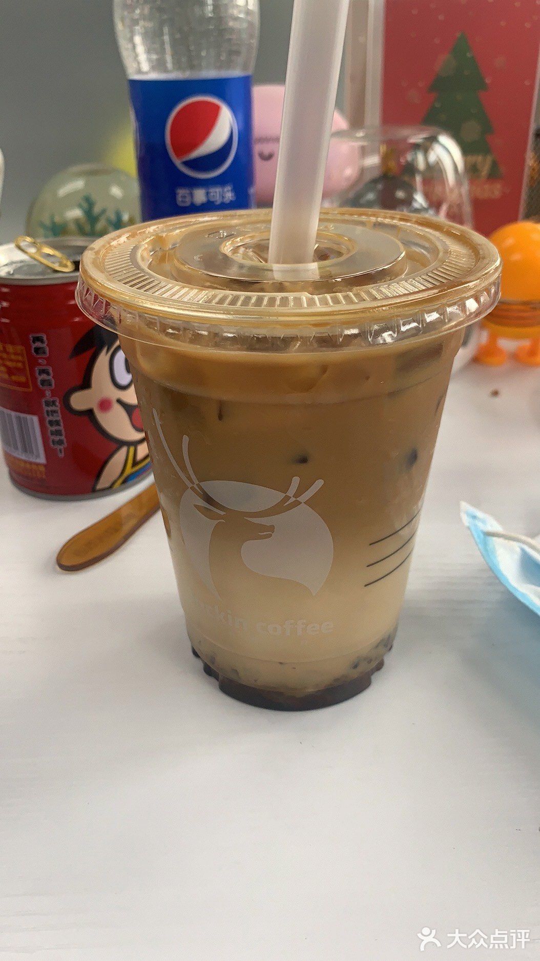 本来只想试试,没想到味道很不错,下次还会来吃秋香厚乳拿铁,陨石拿铁