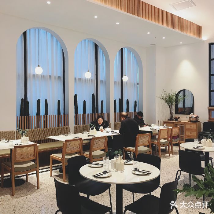 位置:合川区财富广场3楼尽头,婚姻登记处.-一