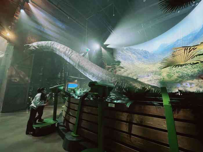 侏罗纪恐龙主题展-"98位置～ 广州市荔湾区西湾路号