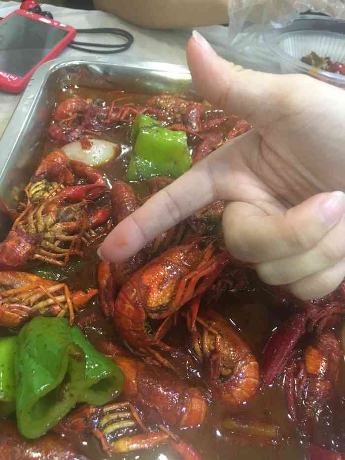晚上突然想吃龙虾,跑去文昌巷金五爷可惜没开门,附近转转看这家没