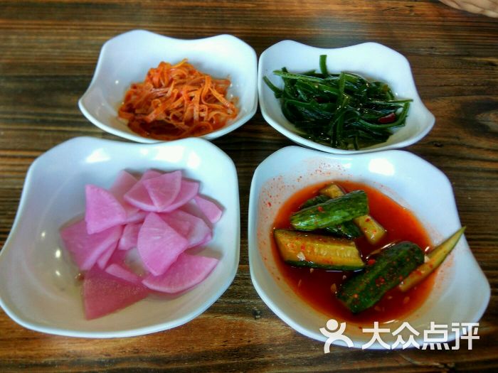 赠送的四碟小菜
