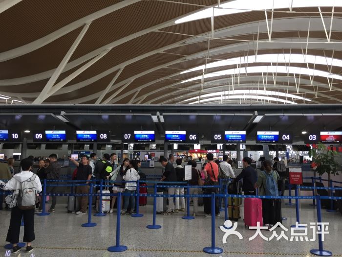 上海浦东国际机场2号航站楼p2停车场值机窗口图片 - 第4张