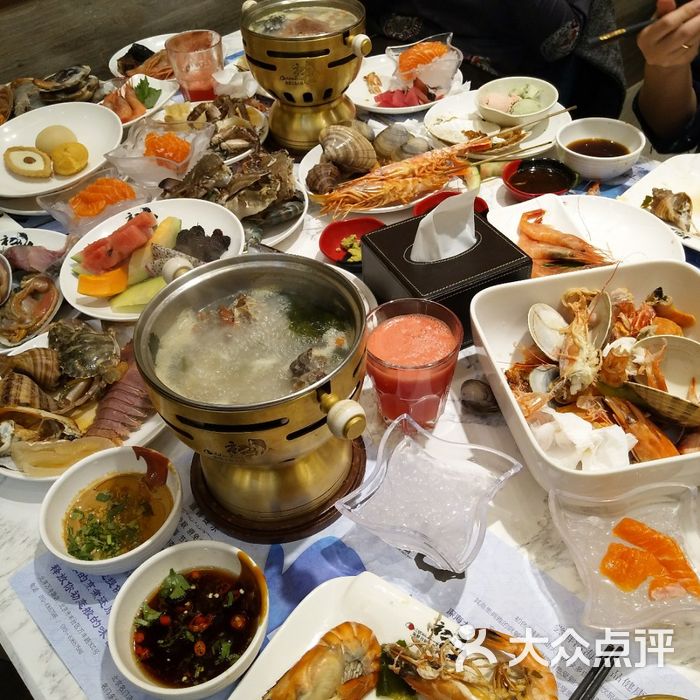 初色海鲜姿造自助火锅