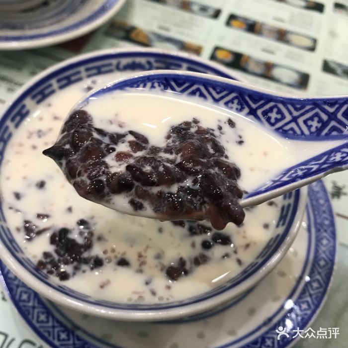 黄氏许牛奶甜品专家(江汉路总店)牛奶黑糯米图片